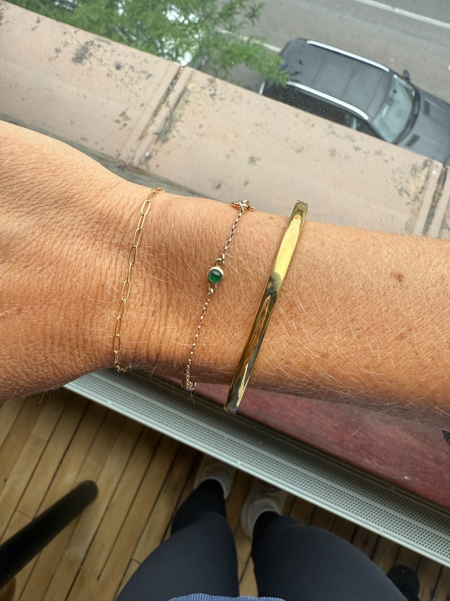 ROUND BANGLE