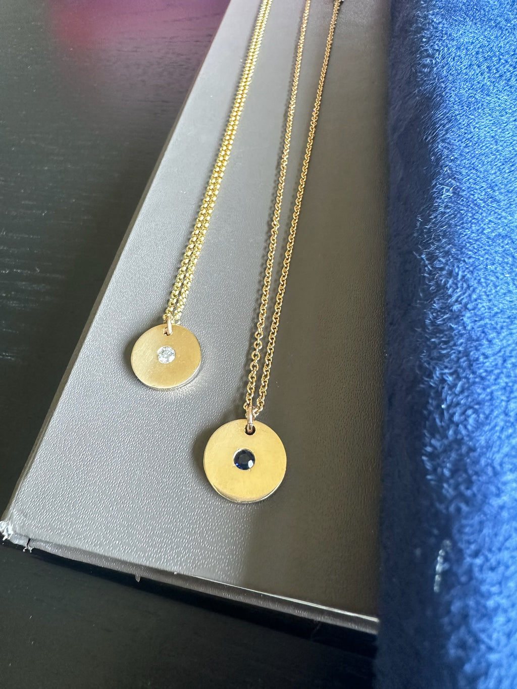 SAPPHIRE DISK NECKLACE