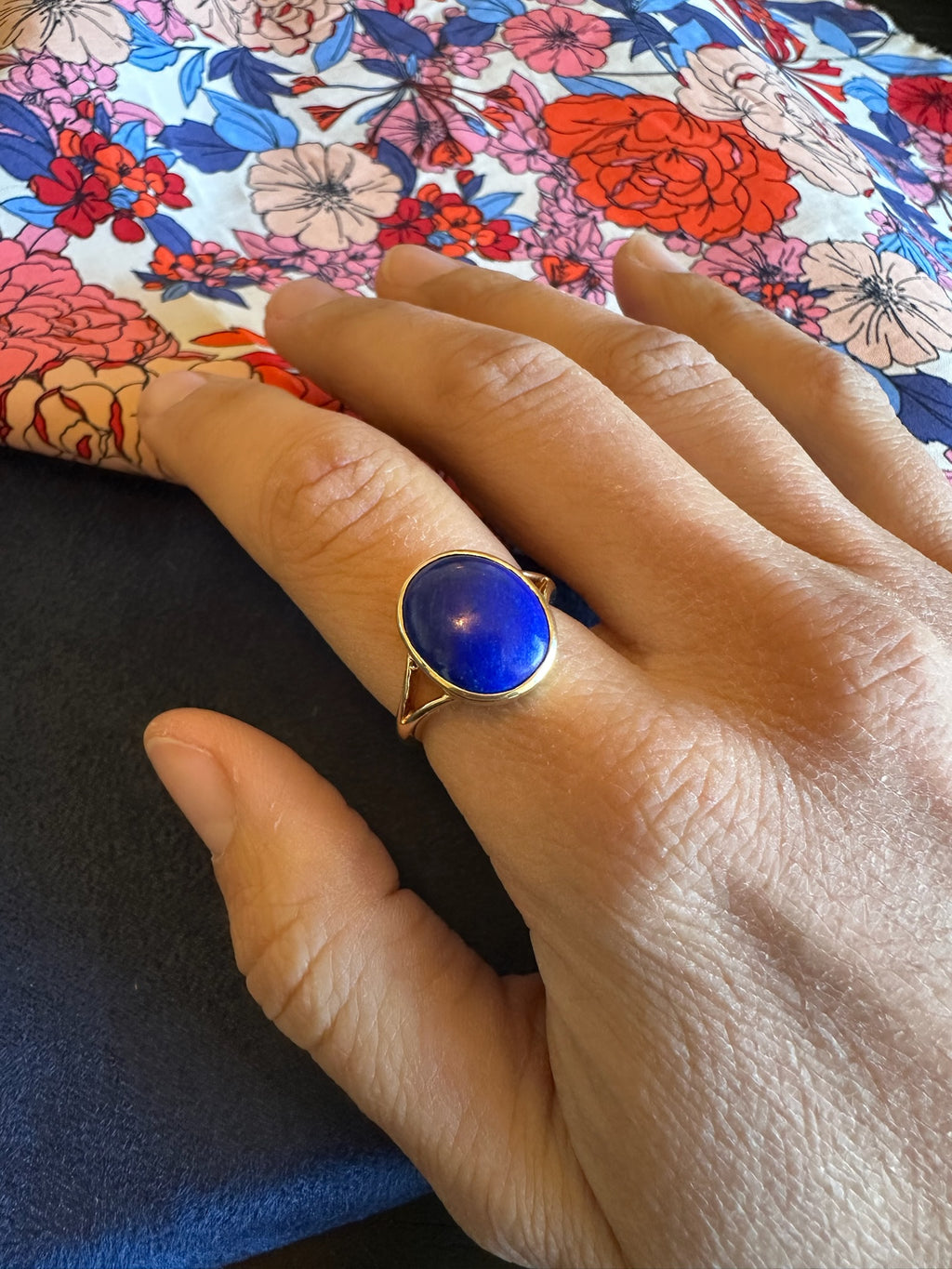 VINTAGE SPLIT SHANK LAPIS RING