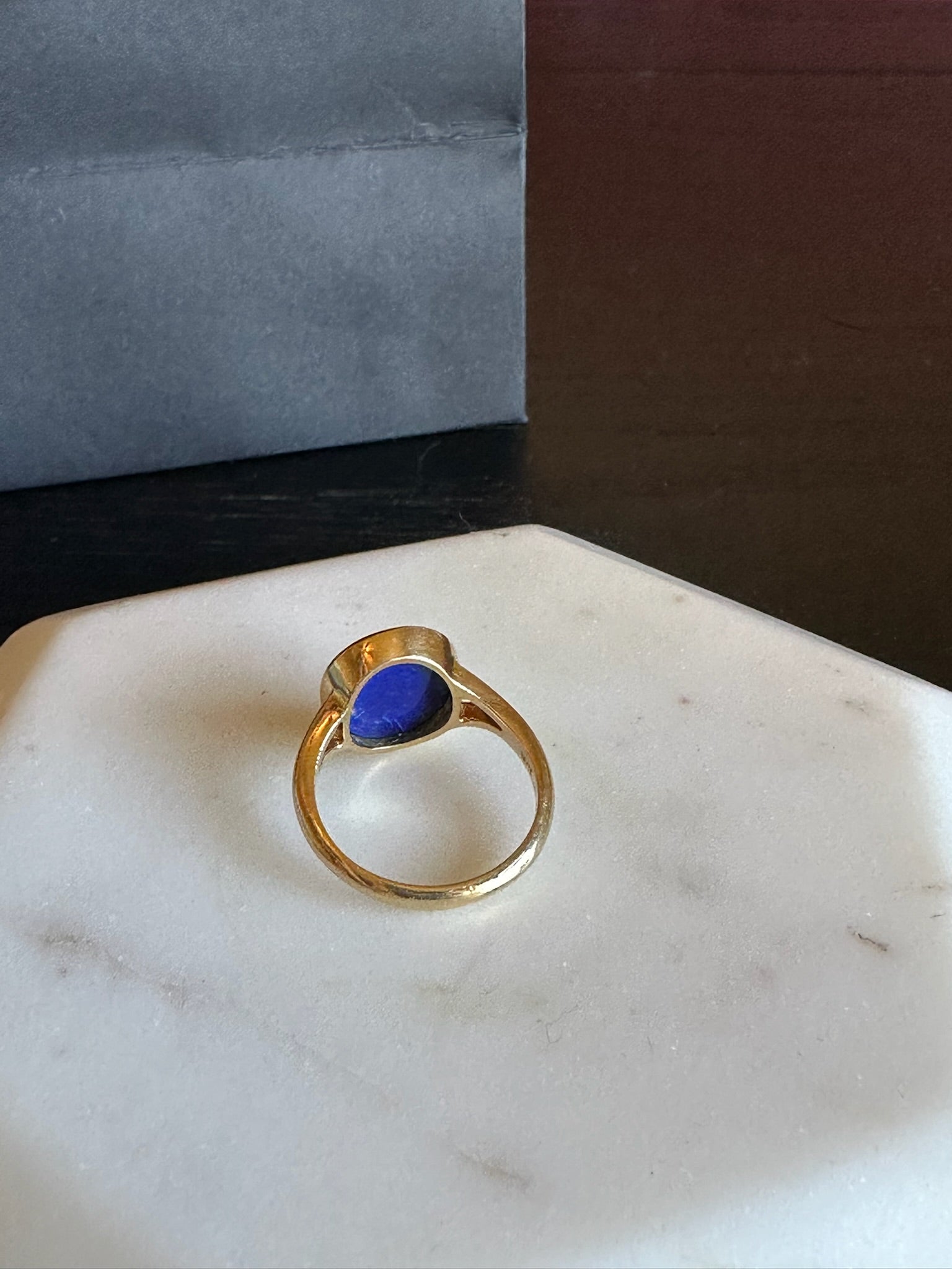 VINTAGE SPLIT SHANK LAPIS RING