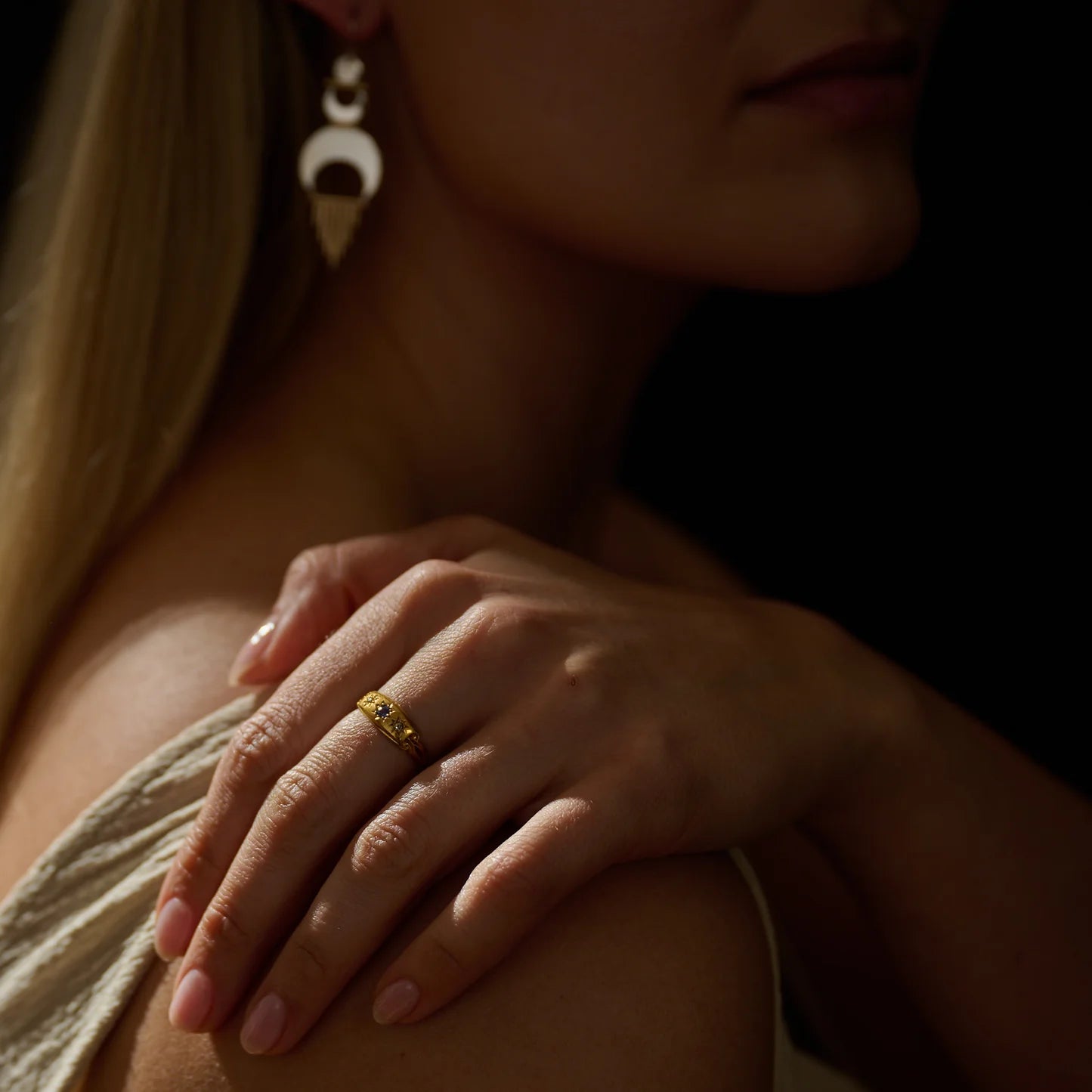 Antique 18k Gold Three Stone Sapphire and Diamond Star Set Ring