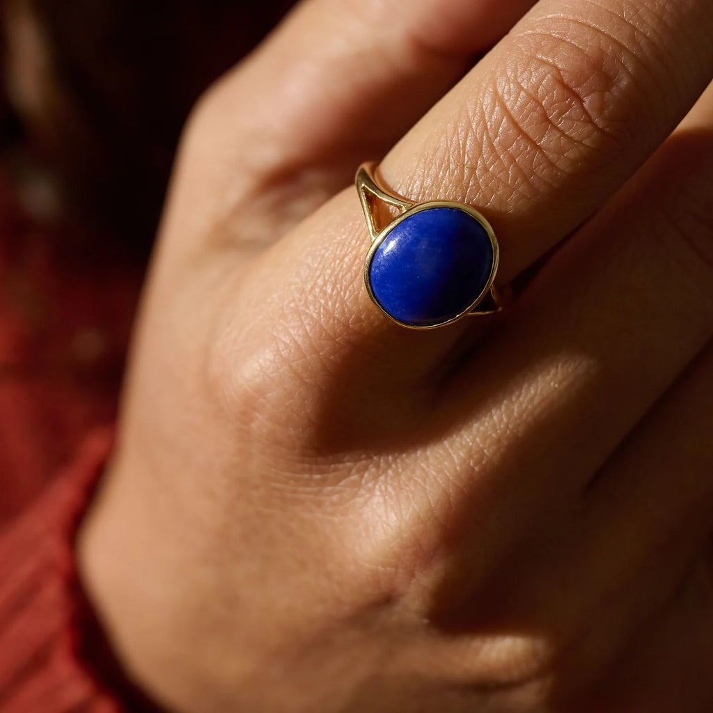 VINTAGE SPLIT SHANK LAPIS RING
