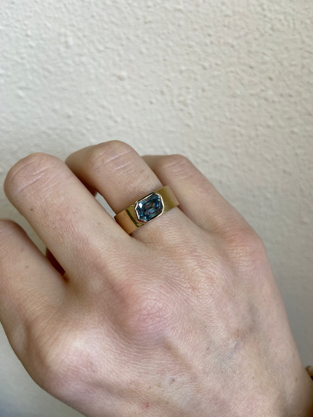 SAPPHIRE CIGAR BAND
